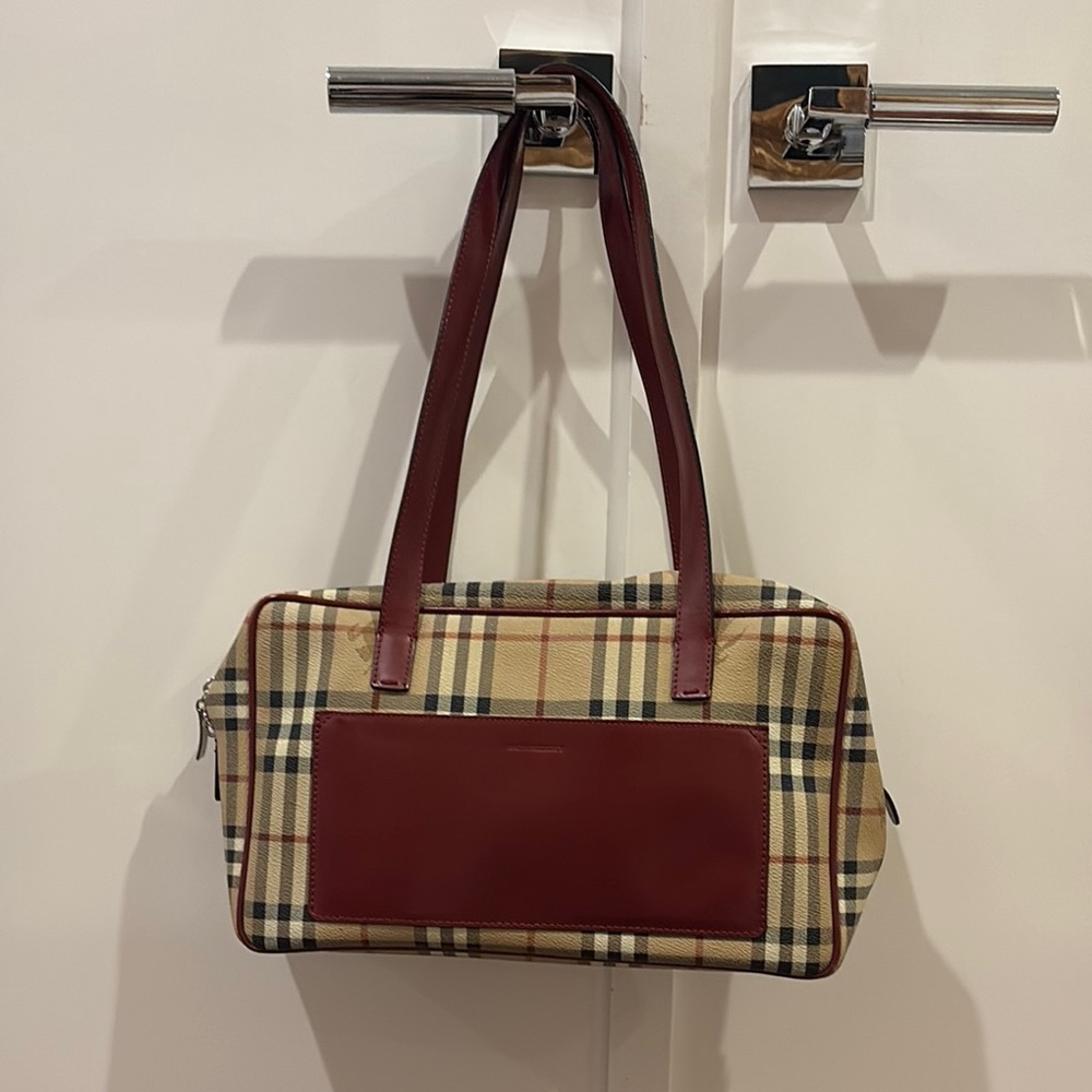 Burberry plaid Bag with Iconic Design